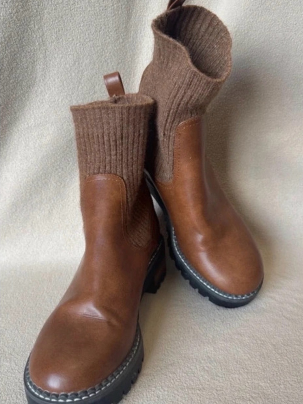 Universal Thread Brown Lug Sole Knit Cuff Chelsea Ankle Boots Size 7